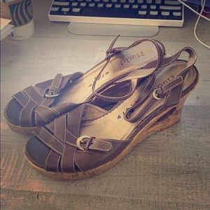 Mudd wedge sandals